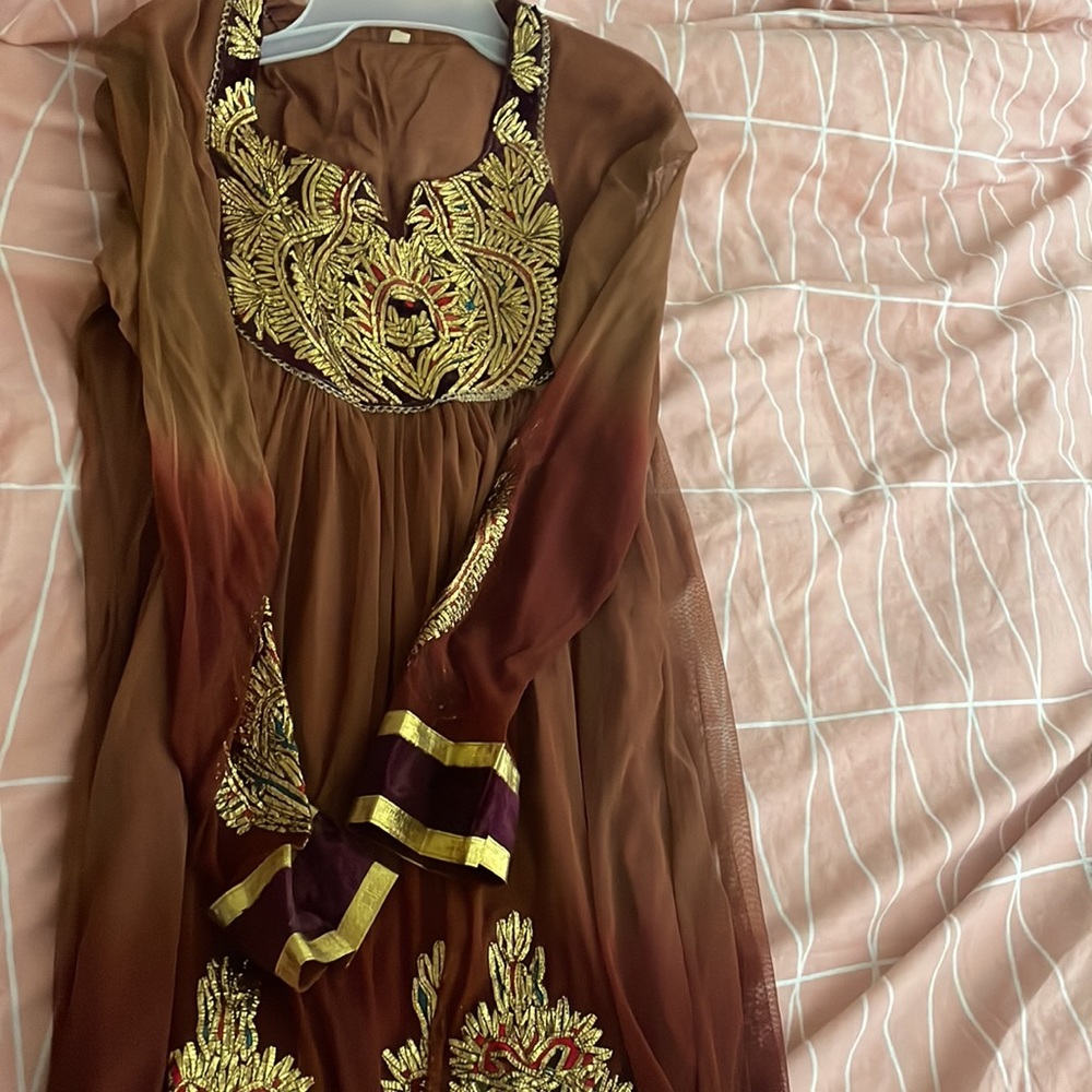 Indian tunic, size medium, worn twice only, in good condition
